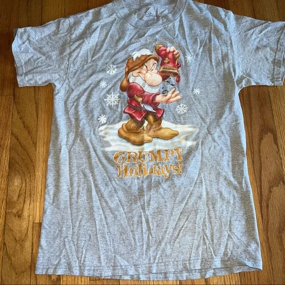 88 Grumpy Holidays T-shirt - Picture 3 of 7